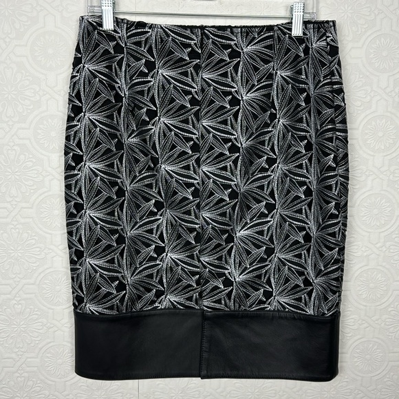 Anne Fontaine ECLO neoprene woven straight skirt embroidered abstract black - Picture 5 of 9